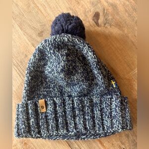 Fjallraven Ovik Pom Hat - dark navy